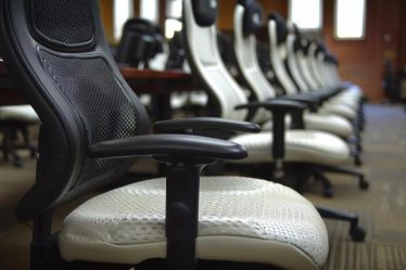 Mobiliário para auditórios e salas de treinamento