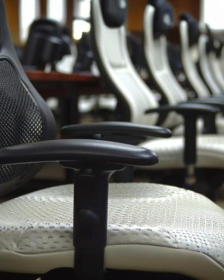 Mobiliário para auditórios e salas de treinamento