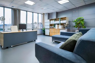 Mobiliário corporativo para escritórios compactos